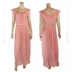 Michelene Vintage 1960s Pink Pleated Nylon Peignoir Night Gown size 40